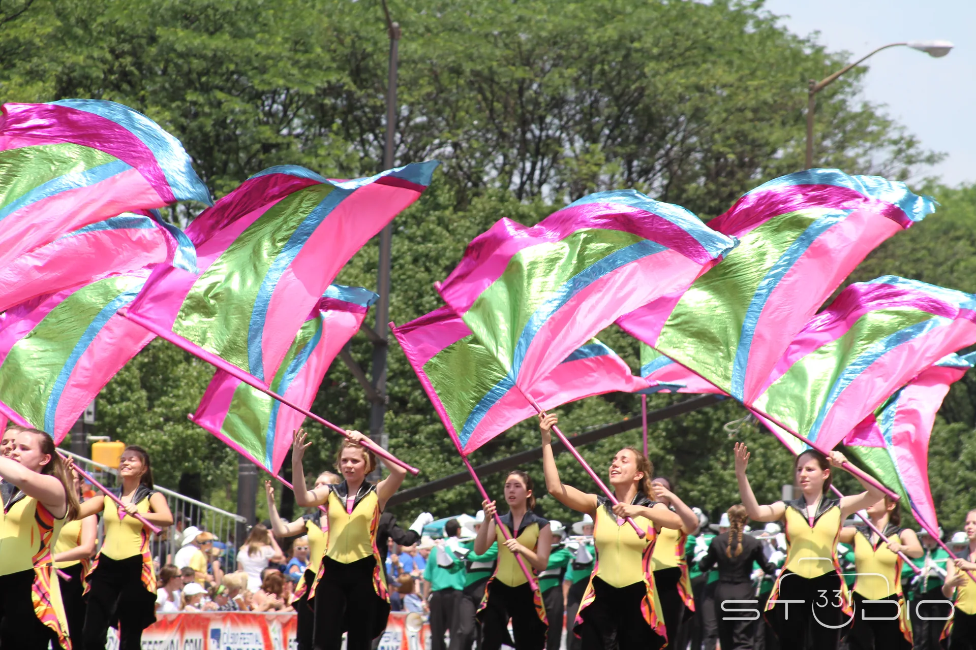 Parade / 100